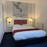 Hotell Grand Paris 2*