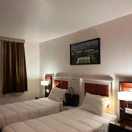 Grand Paris Hotel 2*