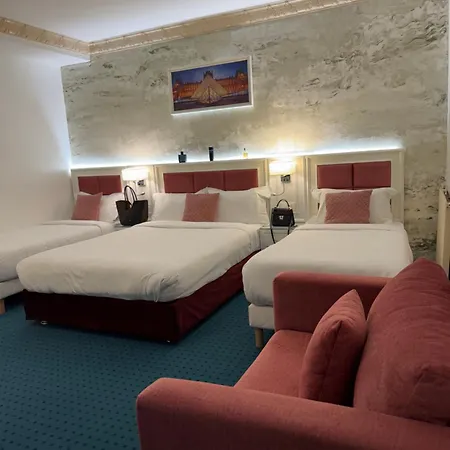 Grand Paris Hotel 2*